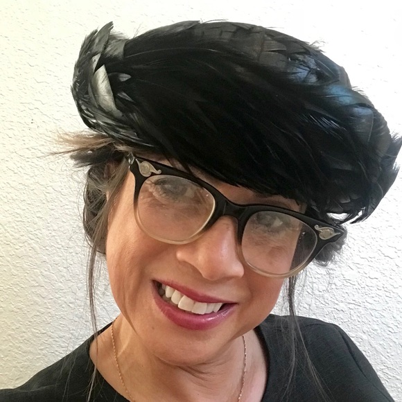 โค๏ธ This feather felt with velvet ribbon hat ๐ฉ - Picture 3 of 7